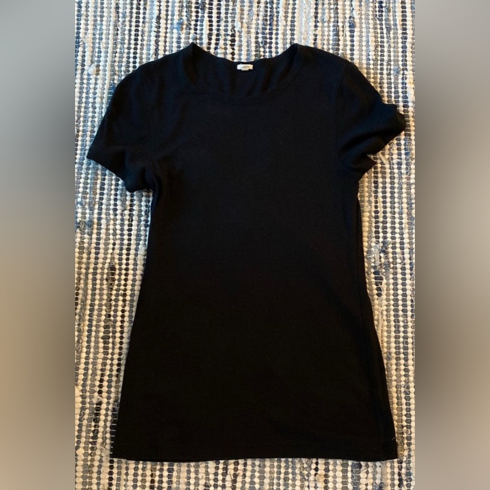 J. Crew black t- shirt. Large. Like new.